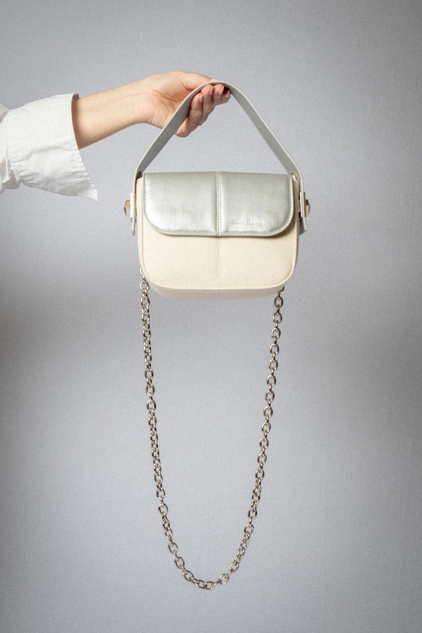 The LOLA Silver/Natural Linen